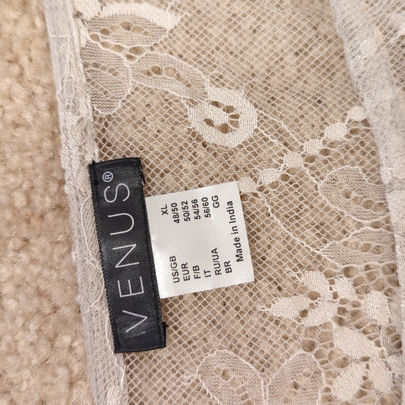 Women's top, size XL, brand new. Mostly white lace with grey jersey lower half - Picture 3 of 5